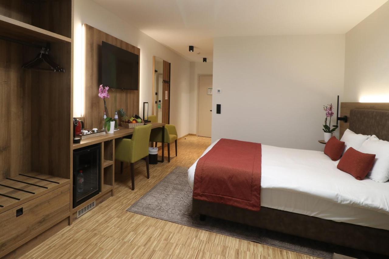 Threeland Hotel Pétange Esterno foto