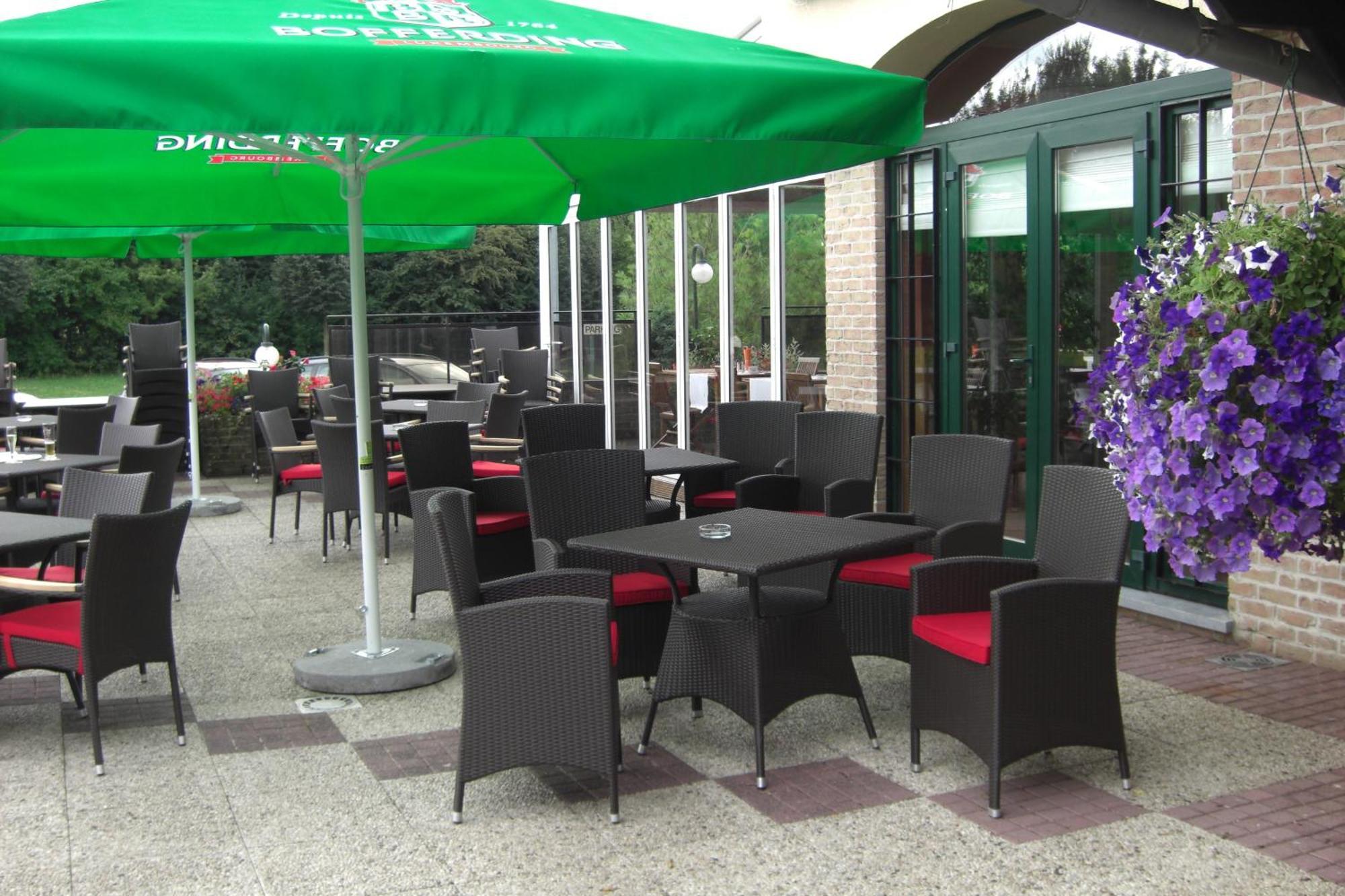 Threeland Hotel Pétange Esterno foto