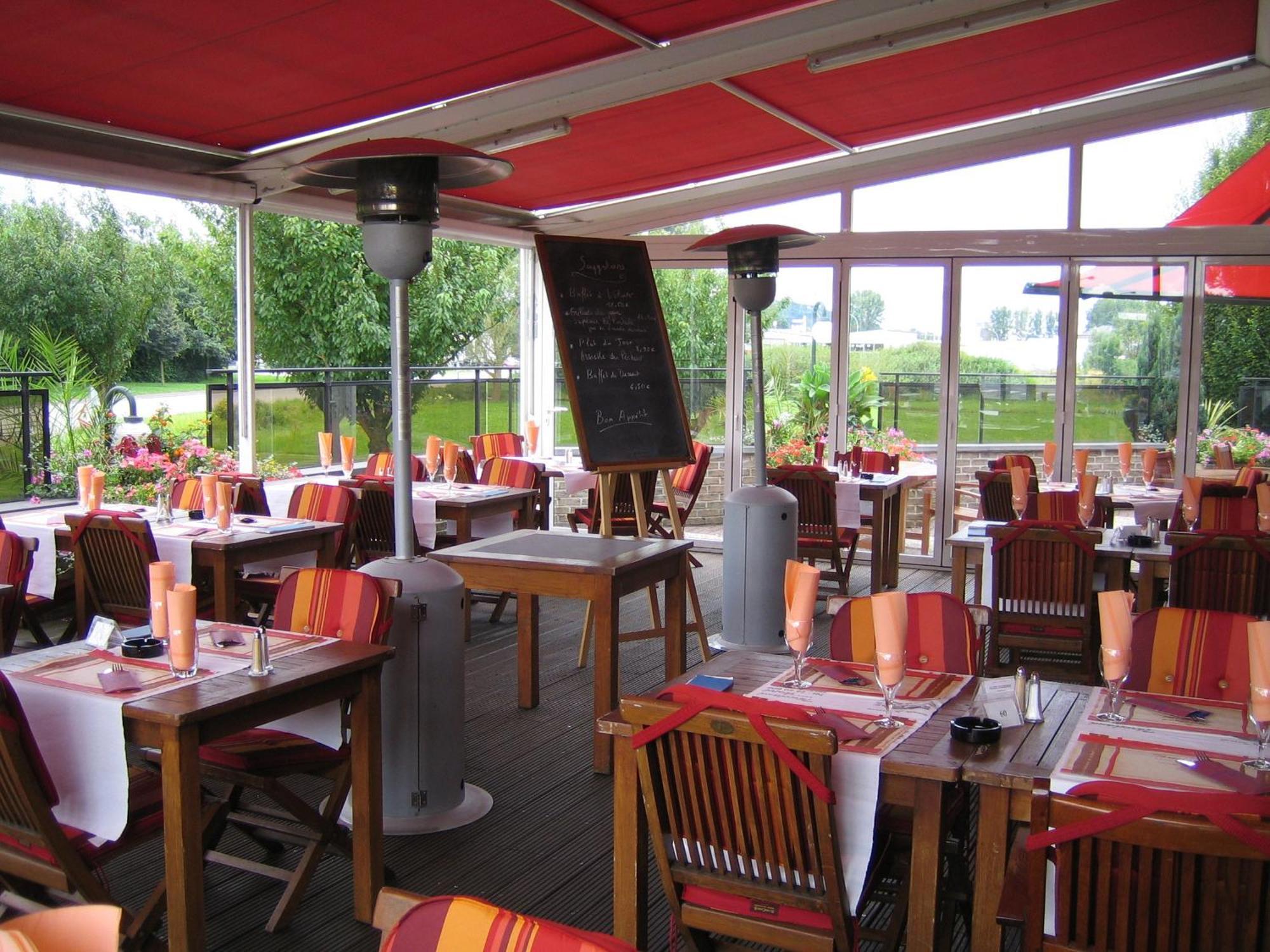 Threeland Hotel Pétange Esterno foto